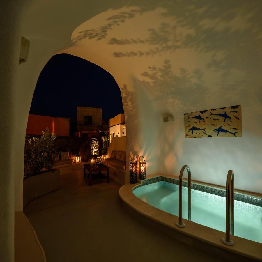 White Dream Suites Фира Екстериор снимка