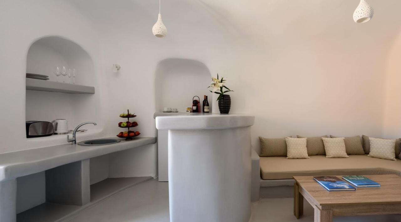 White Dream Suites Фира Екстериор снимка