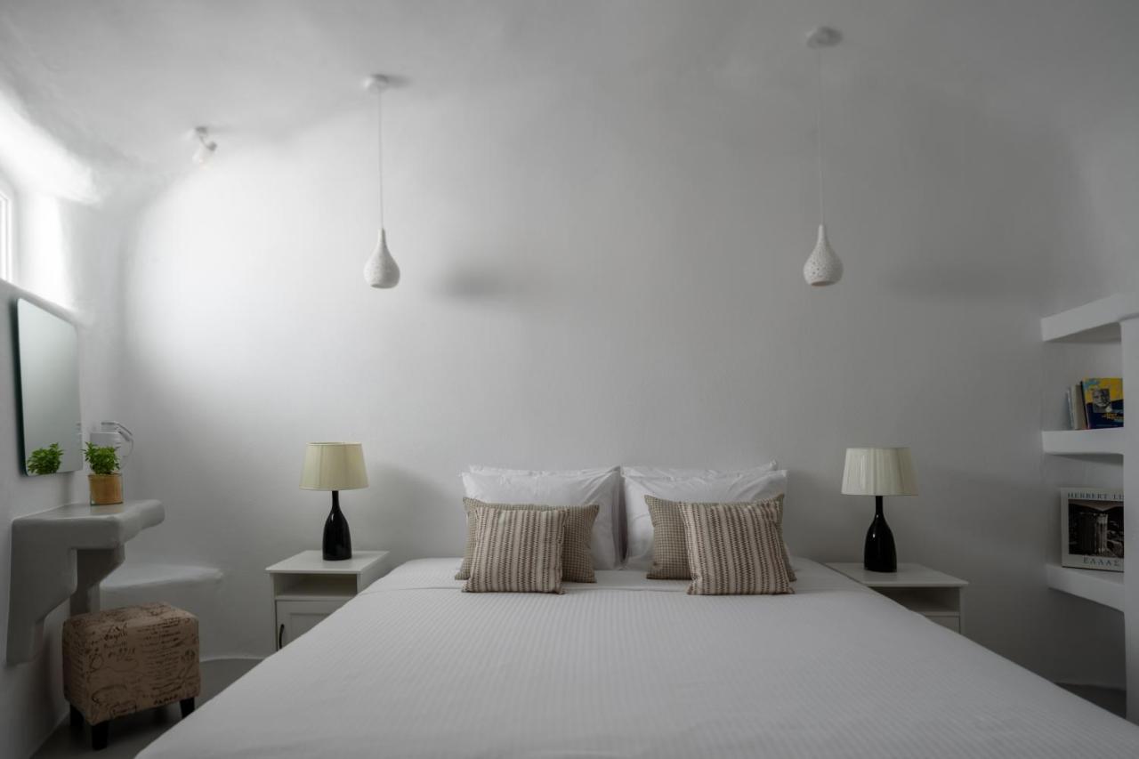 White Dream Suites Фира Екстериор снимка