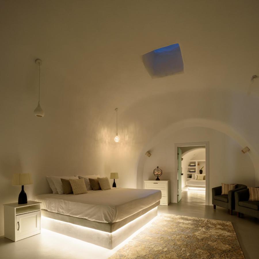 White Dream Suites Фира Екстериор снимка