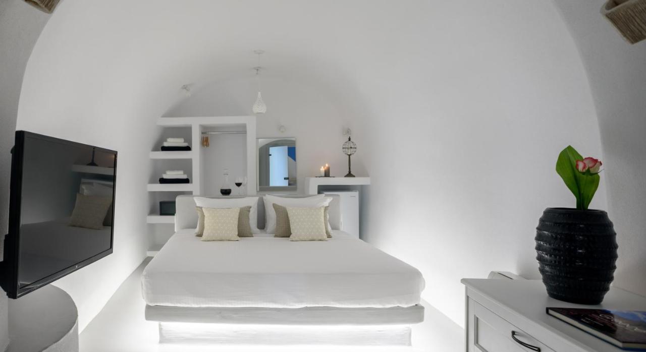 White Dream Suites Фира Екстериор снимка