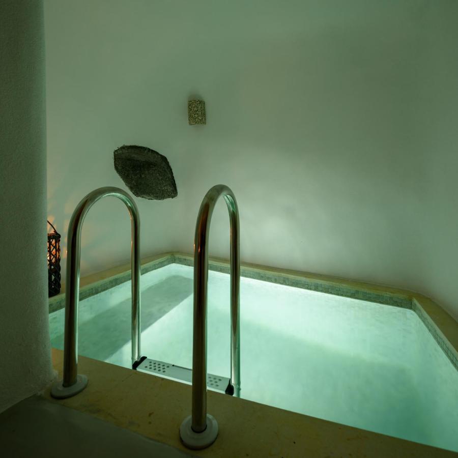 White Dream Suites Фира Екстериор снимка