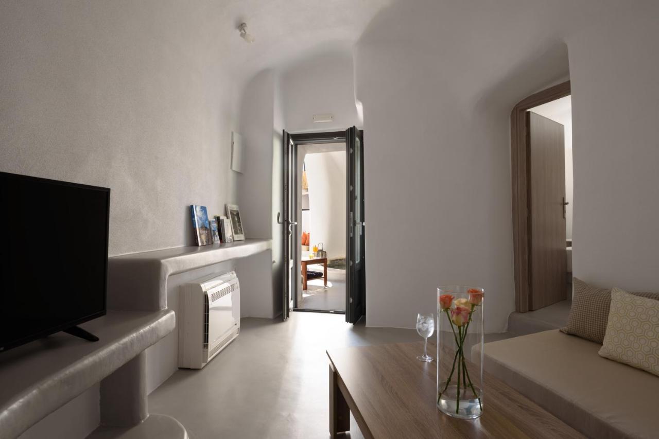 White Dream Suites Фира Екстериор снимка