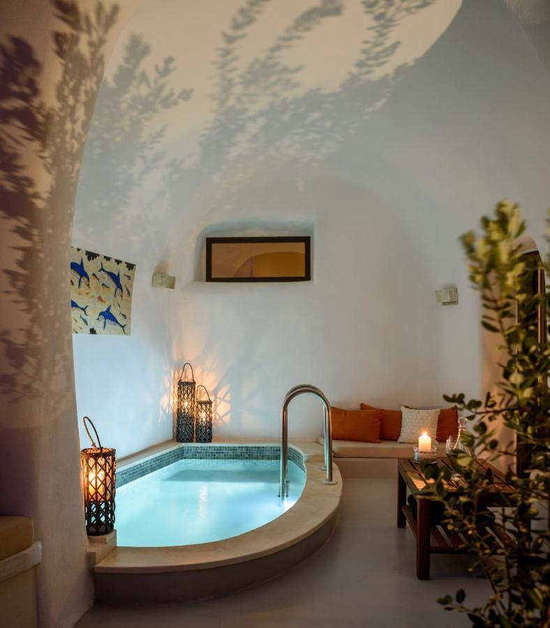 White Dream Suites Фира Екстериор снимка