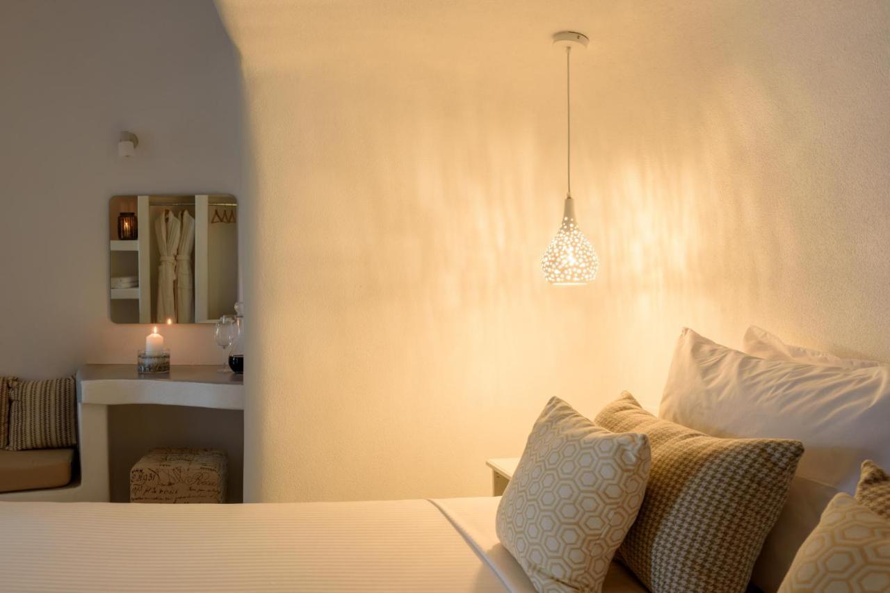 White Dream Suites Фира Екстериор снимка